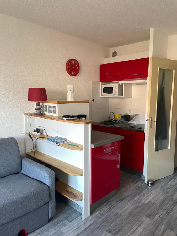 Fréjus, Studio dans résidence avec Piscine Exterior foto